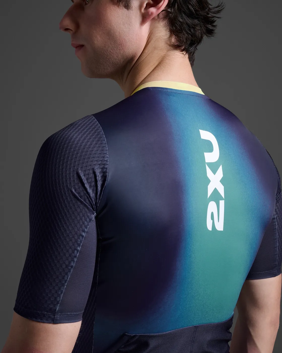 2XU Aero Hex Sleeved Herre Tri Suit 2XU Aero Hex Sleeved Herre Tri Suit