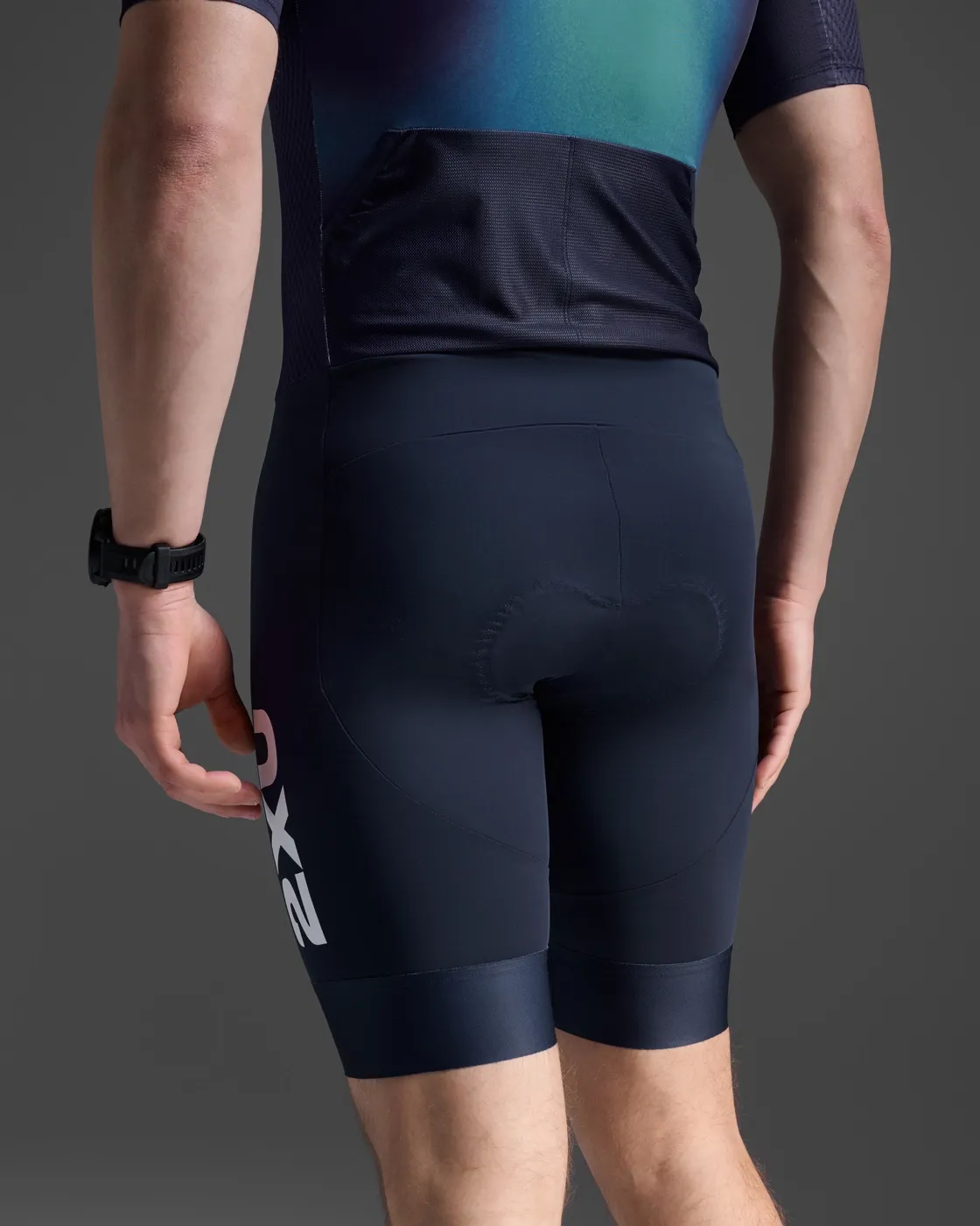 2XU Aero Hex Sleeved Herre Tri Suit 2XU Aero Hex Sleeved Herre Tri Suit
