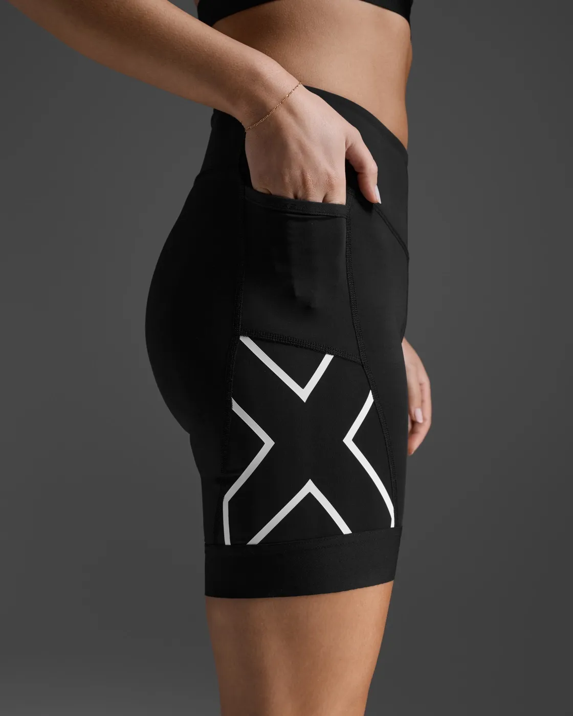 2XU Core Tri 6" Dame Shorts 2XU Core Tri 6" Dame Shorts