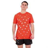 adidas Brand Love Kortarmet T-skjorte male adidas Brand Love Kortarmet T-skjorte male
