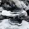 Core black / grey four / grey six