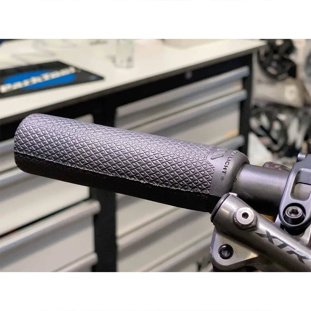 All Mountain Style ExtraLight Holker, Black, 130mm
