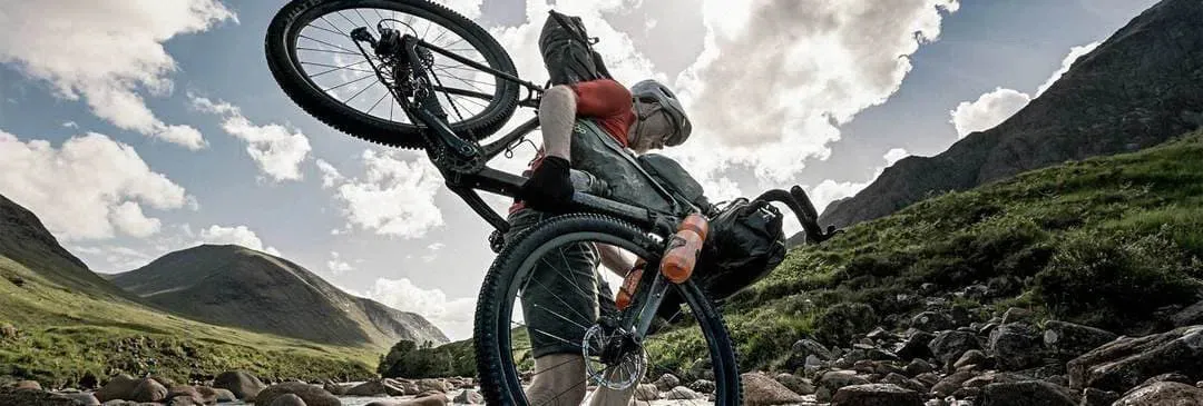 Apidura Backcountry Compact Frame Pack 3L, Grey Apidura Backcountry Compact Frame Pack 3L, Grey