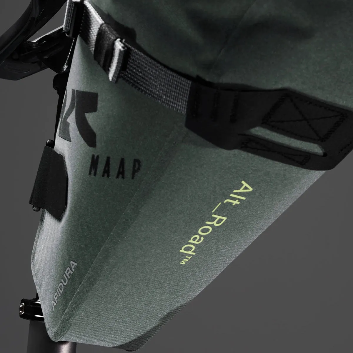 Apidura MAAP x APIDURA Saddle Pack 7L, Loam