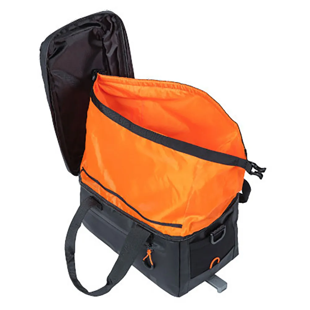 Basil Miles Tarpaulin Mik Sykkelveske 7l, Black / orange, One Size Basil Miles Tarpaulin Mik Sykkelveske 7l, Black / orange, One Size