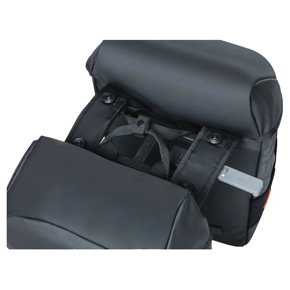 Basil Miles Tarpaulin Mik Sykkelvesker 34l, Black / orange, One Size Basil Miles Tarpaulin Mik Sykkelvesker 34l, Black / orange, One Size
