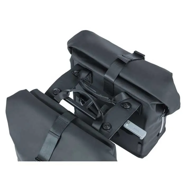 Basil Soho Mik 41l Sykkelvesker, Black, One Size Basil Soho Mik 41l Sykkelvesker, Black, One Size
