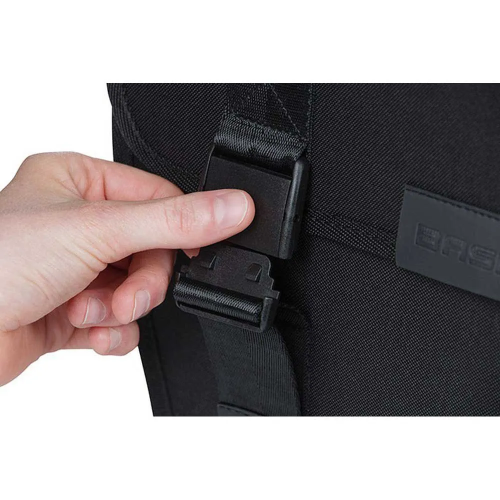 Basil Tour Xl 35l Sykkelvesker, Black, One Size Basil Tour Xl 35l Sykkelvesker, Black, One Size