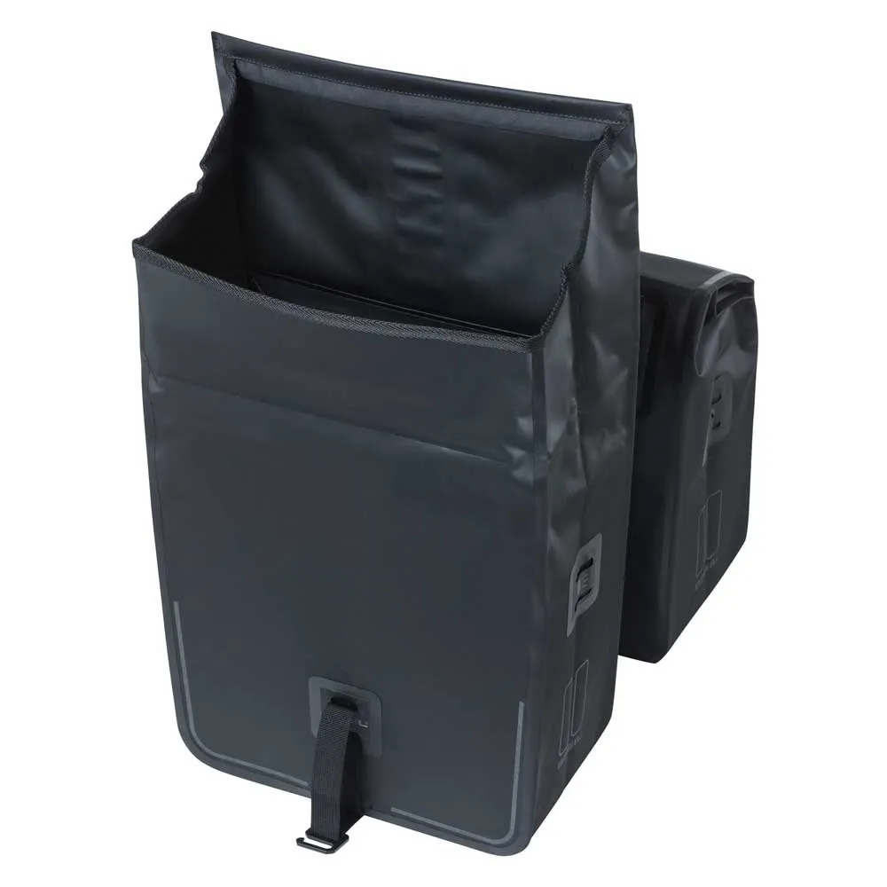 Basil Urban Dry Double Sykkelvesker 50l, Matte black, One Size Basil Urban Dry Double Sykkelvesker 50l, Matte black, One Size