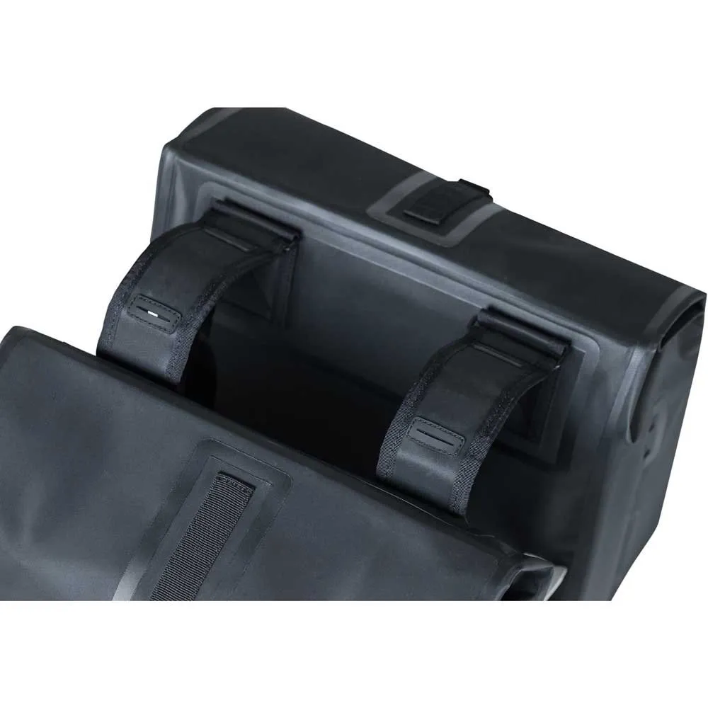 Basil Urban Dry Double Sykkelvesker 50l, Matte black, One Size Basil Urban Dry Double Sykkelvesker 50l, Matte black, One Size