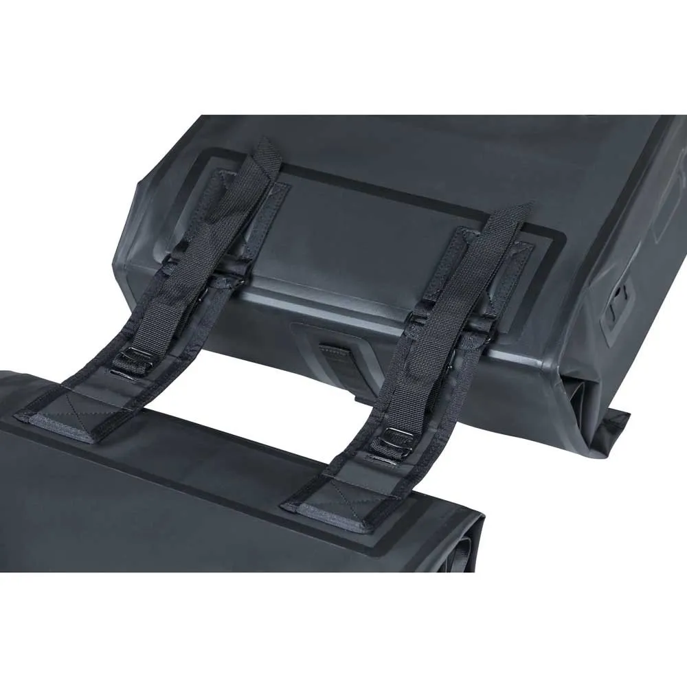 Basil Urban Dry Double Sykkelvesker 50l, Matte black, One Size Basil Urban Dry Double Sykkelvesker 50l, Matte black, One Size