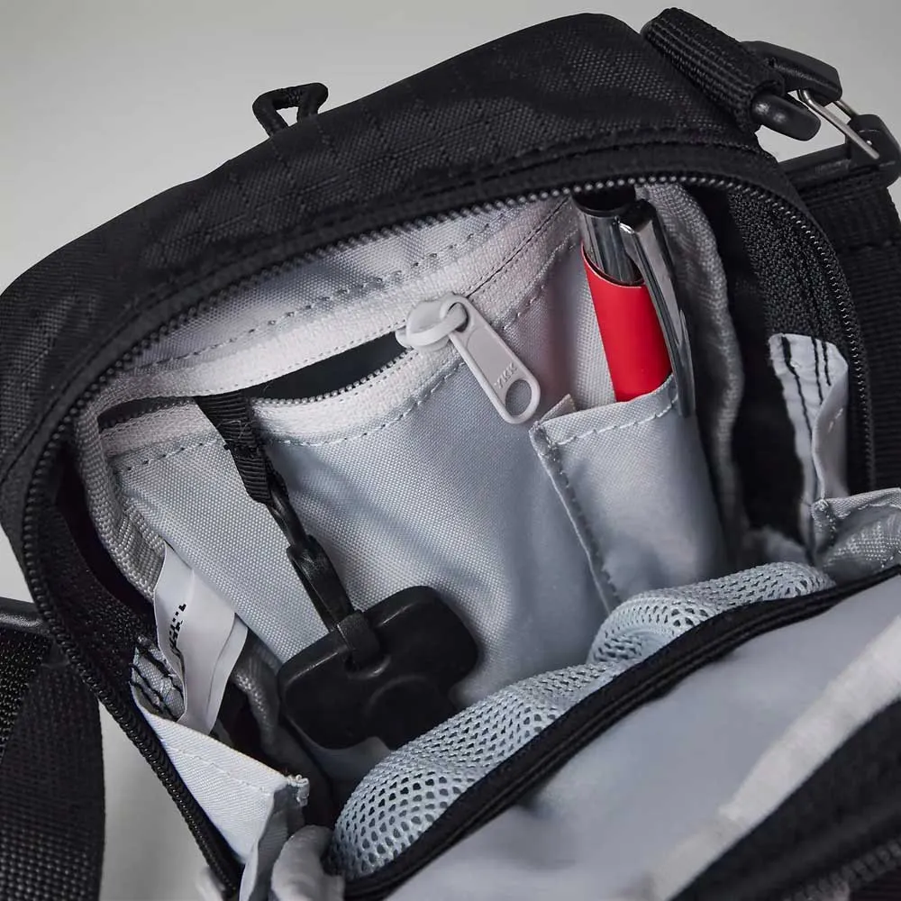 Berghaus Logo X-body Skuldertaske, Jet black