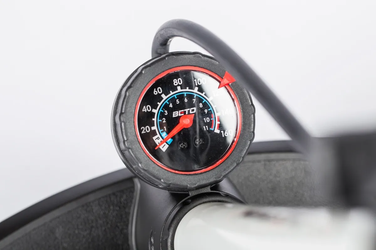 Beto Manometer Gulvpumpe