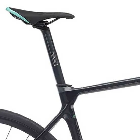Bianchi Infinito Xe 105 2023 Landeveissykkel Bianchi Infinito Xe 105 2023 Landeveissykkel