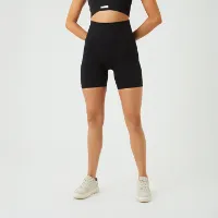 Björn Borg Studio Seamless Ribbed, Padel- og tennisshorts dame Björn Borg Studio Seamless Ribbed, Padel- og tennisshorts dame