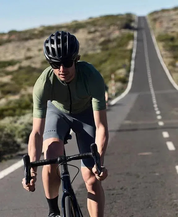 Café Du Cycliste Christelle Ultralight Cycling Jersey Café Du Cycliste Christelle Ultralight Cycling Jersey