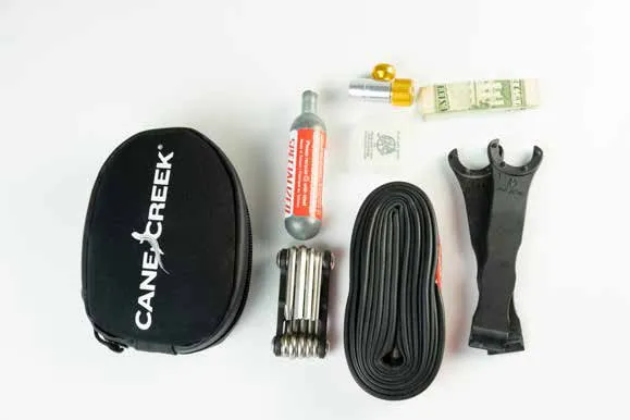 Cane Creek Road Cache Hold orden på sysakene