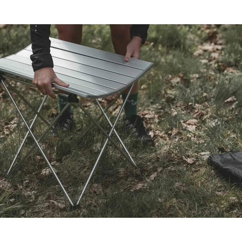 Easy Camp Blackthorn Bord, Silver, 56 x 41 x 46cm Easy Camp Blackthorn Bord, Silver, 56 x 41 x 46cm