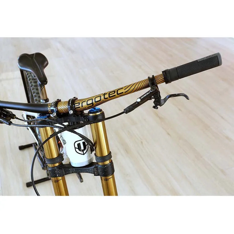 Ergotec Low Riser 15 Mm Styre, Black / gold, 31.8mm, 780mm Ergotec Low Riser 15 Mm Styre, Black / gold, 31.8mm, 780mm