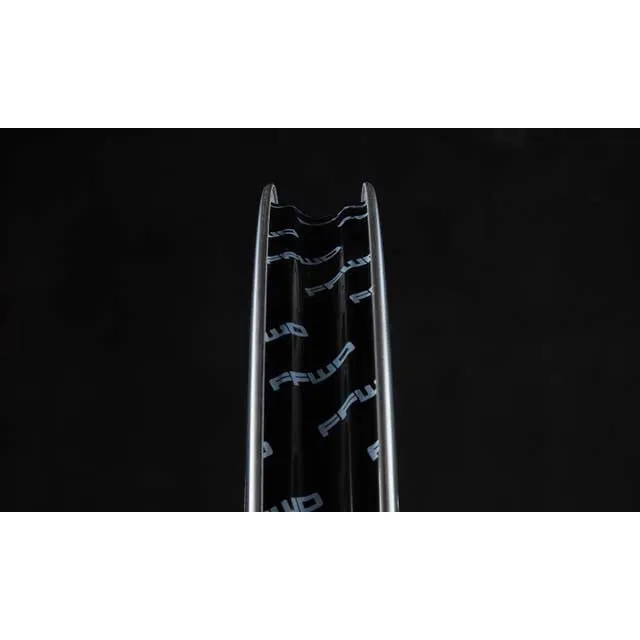 Fast Forward Ryot 33 Cl Disc Tubelees Landeveishjulsett, Black, 12 x 100/12 x 142mm, Shimano/Sram HG Fast Forward Ryot 33 Cl Disc Tubelees Landeveishjulsett, Black, 12 x 100/12 x 142mm, Shimano/Sram HG