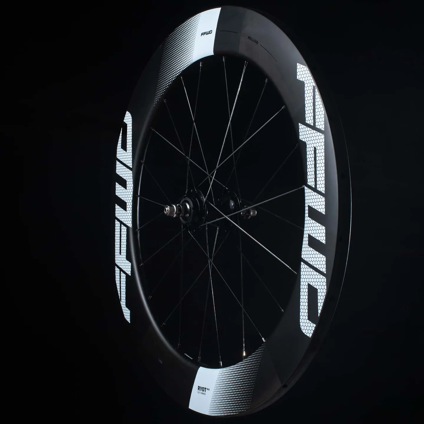 FFWD RYOT77 Carbon Track Bane Framhjul