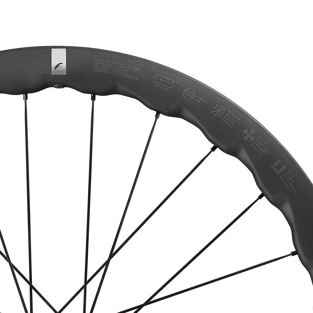 Fulcrum Sharq 42 2wf C25 Afs Disc Tubeless Forhjul For Landeveissykkel, Black, 12 x 100mm Fulcrum Sharq 42 2wf C25 Afs Disc Tubeless Forhjul For Landeveissykkel, Black, 12 x 100mm