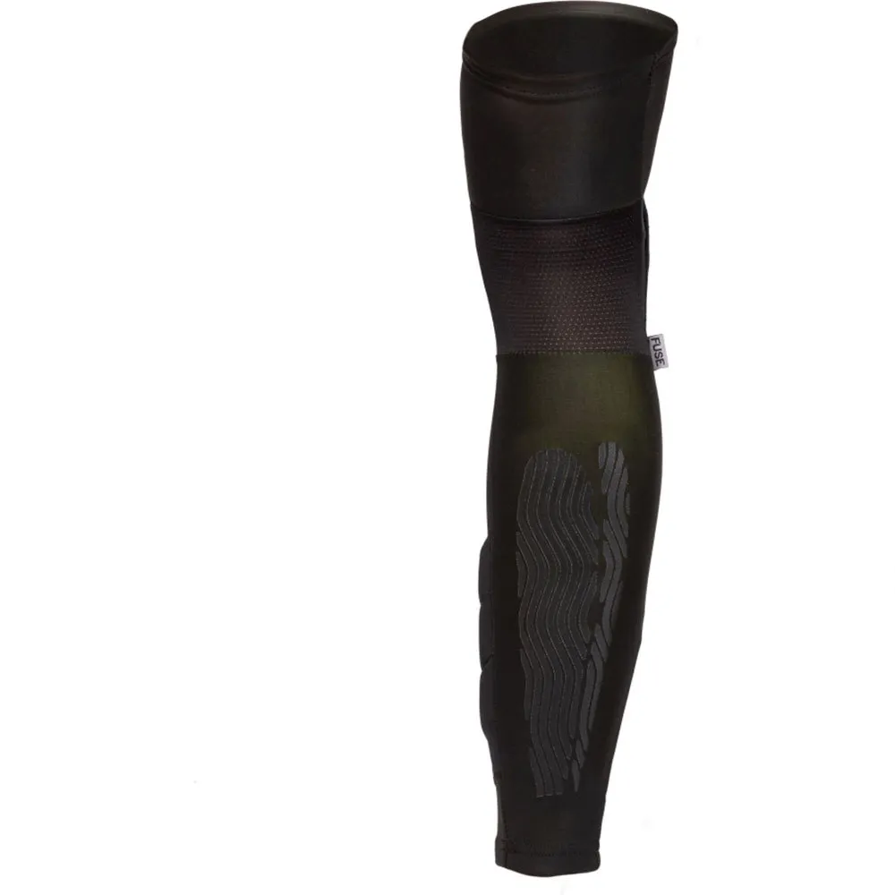 FUSE Omega 100 Knebeskytter/skinnebeskytter, Black