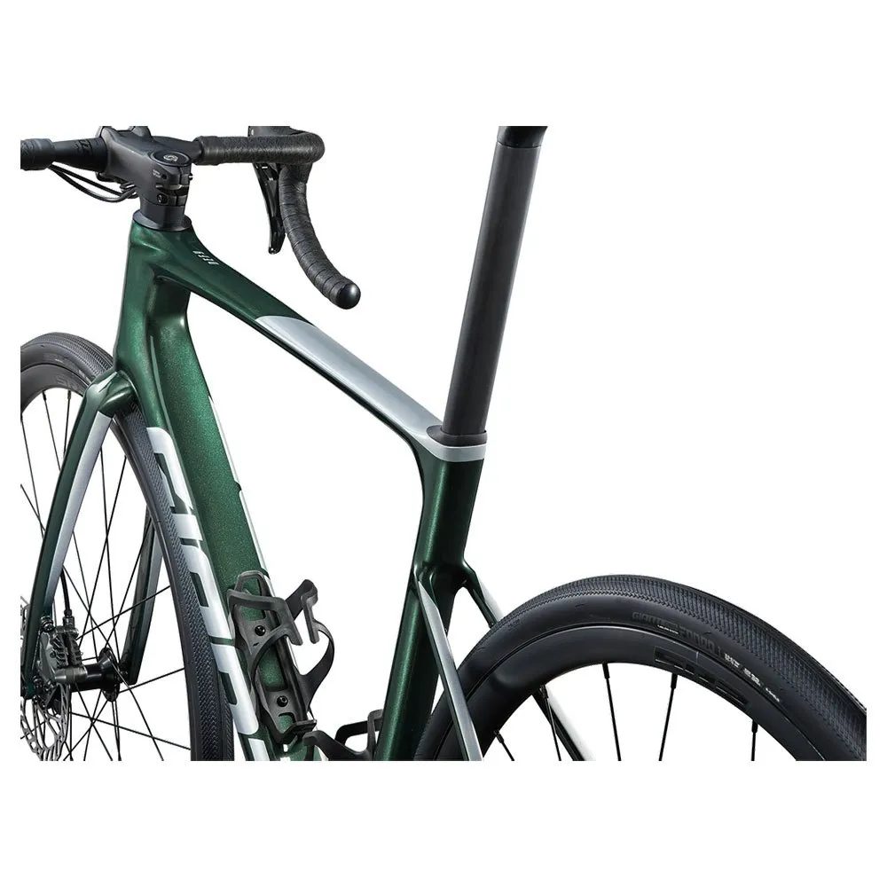 Giant Defy Advanced 3 2024 Landeveissykkel Giant Defy Advanced 3 2024 Landeveissykkel
