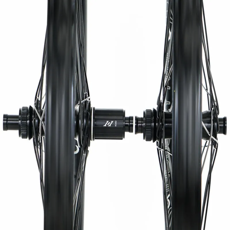 Industry Nine Grcx-s 101 Cl Disc Tubeless Hjulsett For Grussykkel, Black, 12 x 100 / 12 x 142mm, Shimano/Sram HG Industry Nine Grcx-s 101 Cl Disc Tubeless Hjulsett For Grussykkel, Black, 12 x 100 / 12 x 142mm, Shimano/Sram HG