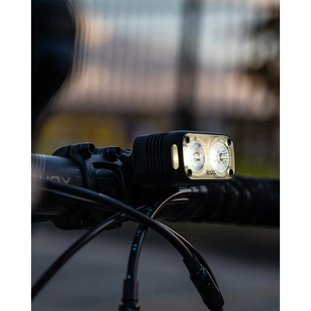 Knog Blinder Road 600 And Mini Square Sykkellyktesett, Black / red, 600 / 100 Lysstyrker Knog Blinder Road 600 And Mini Square Sykkellyktesett, Black / red, 600 / 100 Lysstyrker