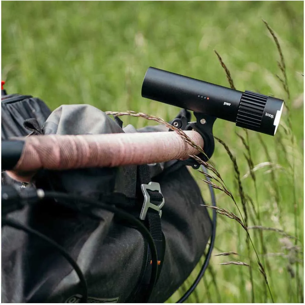 Knog Pwr Trail + Blinder V Bolt Sykkellyktesett, Black, 1100 / 100 Lysstyrker Knog Pwr Trail + Blinder V Bolt Sykkellyktesett, Black, 1100 / 100 Lysstyrker