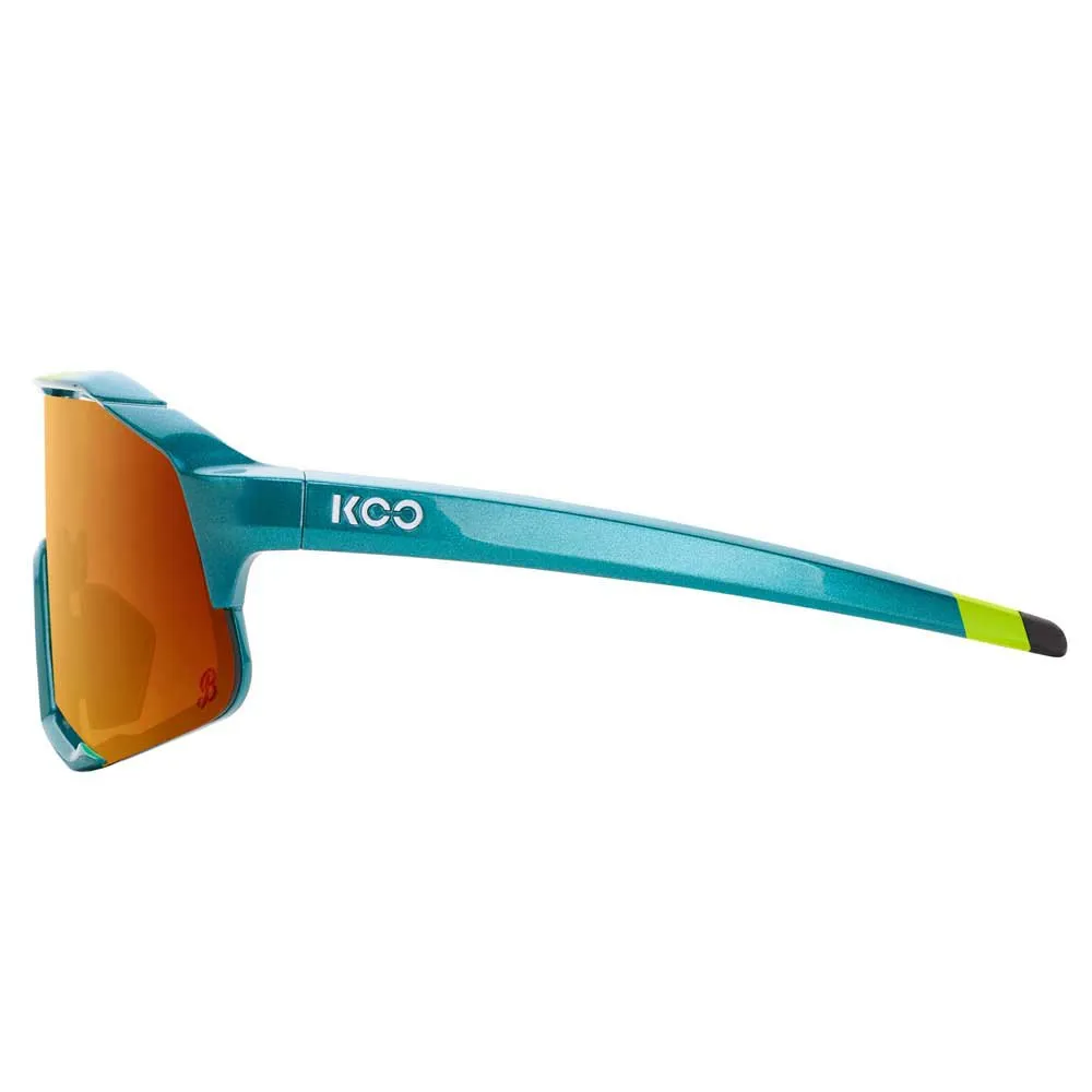 KOO Demos Bora Solbriller, Green, Red Mirror/CAT2