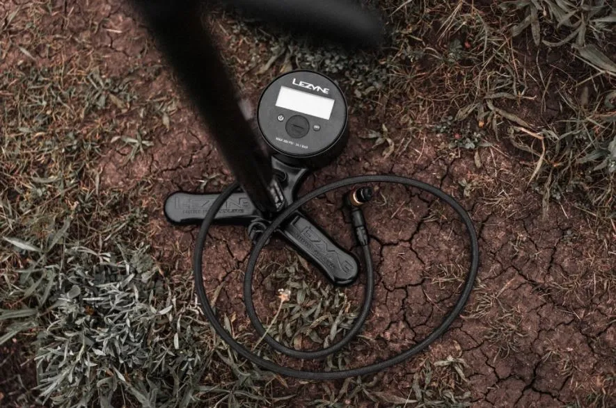 Lezyne Gravel Digital PRO Gulvpumpe Lezyne Gravel Digital PRO Gulvpumpe