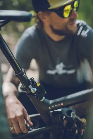Lezyne Tubeless CO2 Blaster, CO2 Pumpe + Reperasjonskit og CO2, Black, One Size Lezyne Tubeless CO2 Blaster, CO2 Pumpe + Reperasjonskit og CO2, Black, One Size
