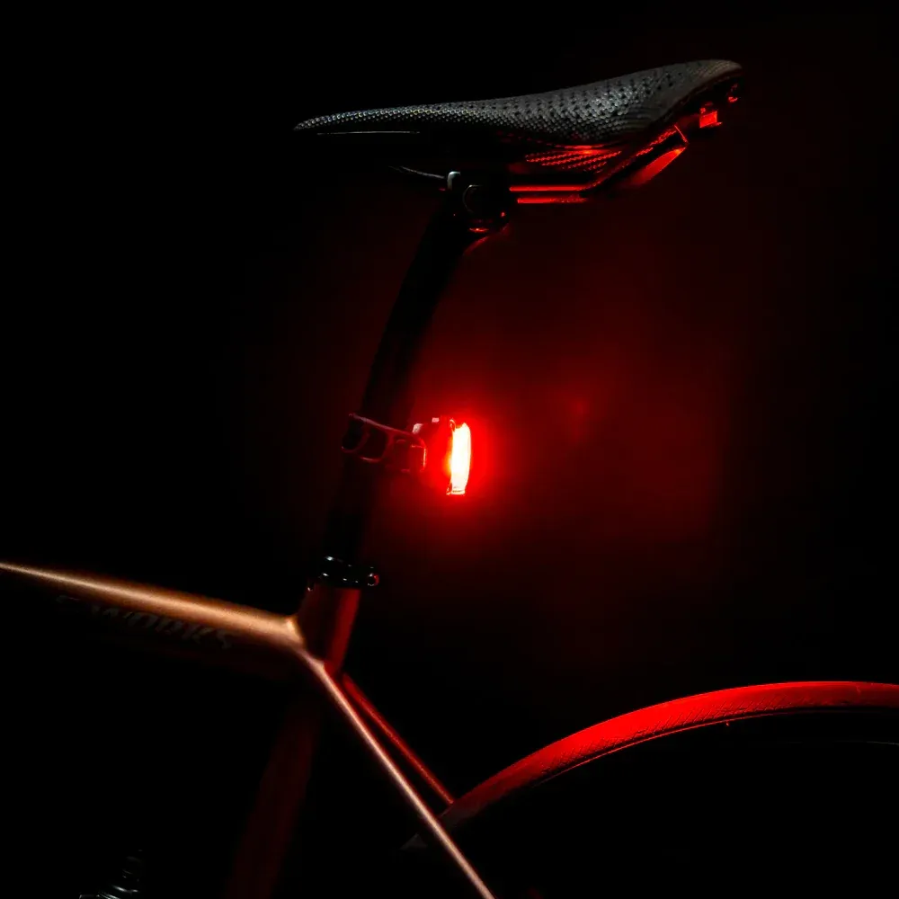 Lezyne Zecto Drive Max 400+ Baklys, Black / red, 400 Lysstyrker Lezyne Zecto Drive Max 400+ Baklys, Black / red, 400 Lysstyrker