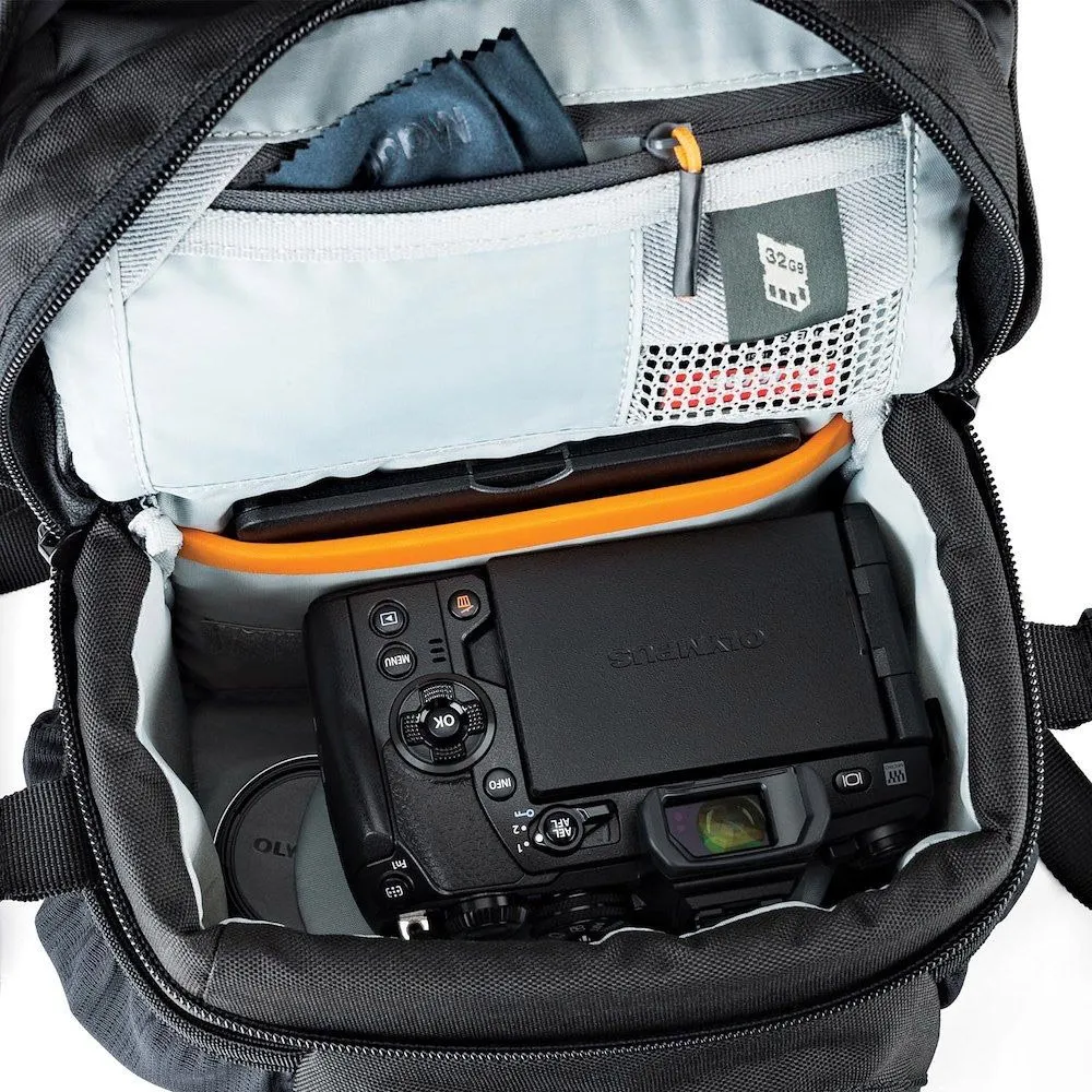 Lowepro Nova 140 Aw Ii Arrangørveske, Black Lowepro Nova 140 Aw Ii Arrangørveske, Black