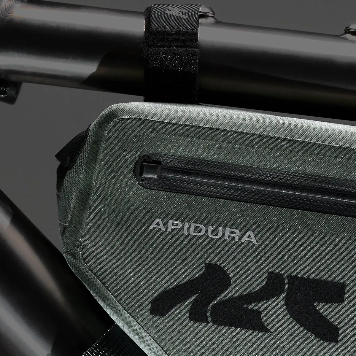 MAAP X APIDURA Frame Pack 1L, Loam