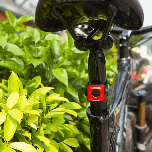 MagicShine Alty Mini+seemee 20 Sykkellyktesett, Black / red, 300 / 20 Lysstyrker