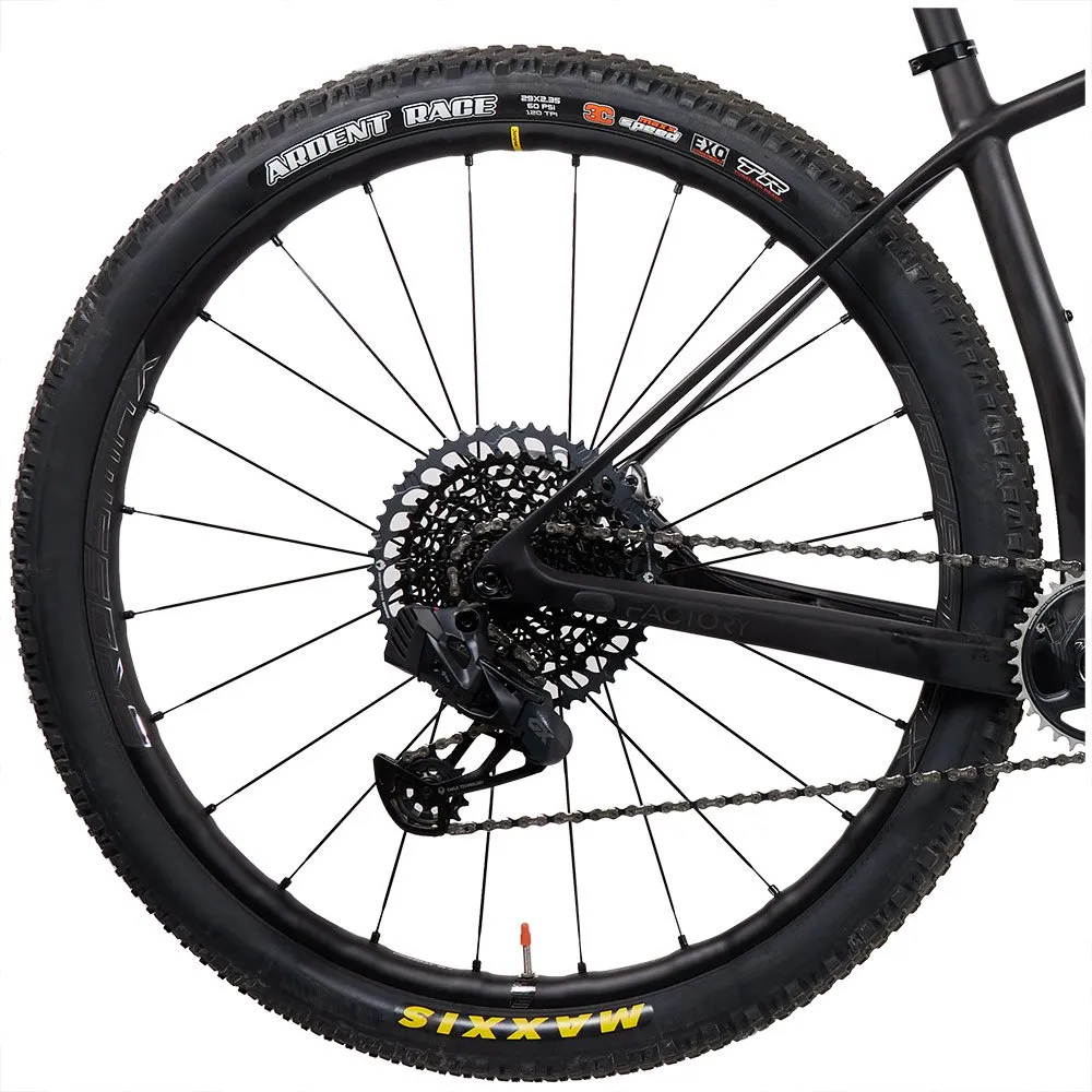 Megamo 29´´ Factory Axs Race 2022 Terrengsykkel, Black, M Megamo 29´´ Factory Axs Race 2022 Terrengsykkel, Black, M