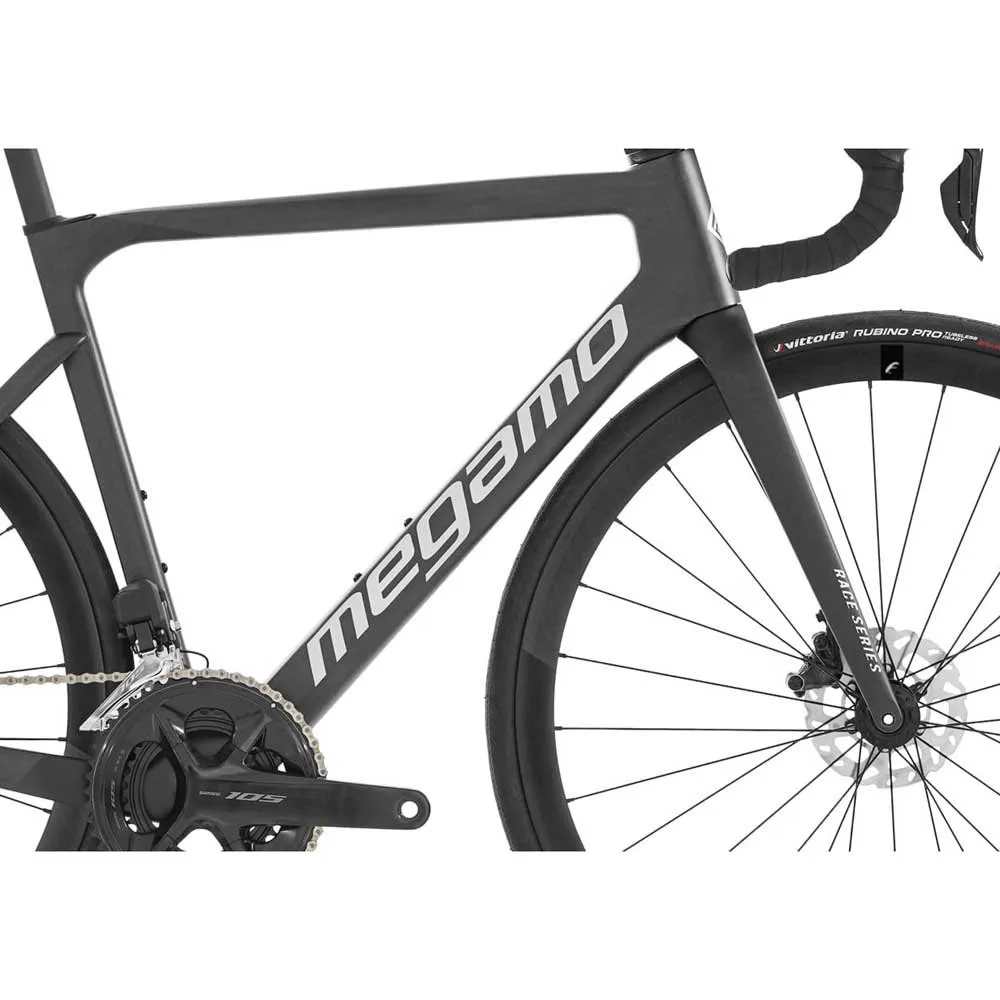 Megamo Pulse Elite 12 Sh12 105 Di2 2024 Landeveissykkel Megamo Pulse Elite 12 Sh12 105 Di2 2024 Landeveissykkel