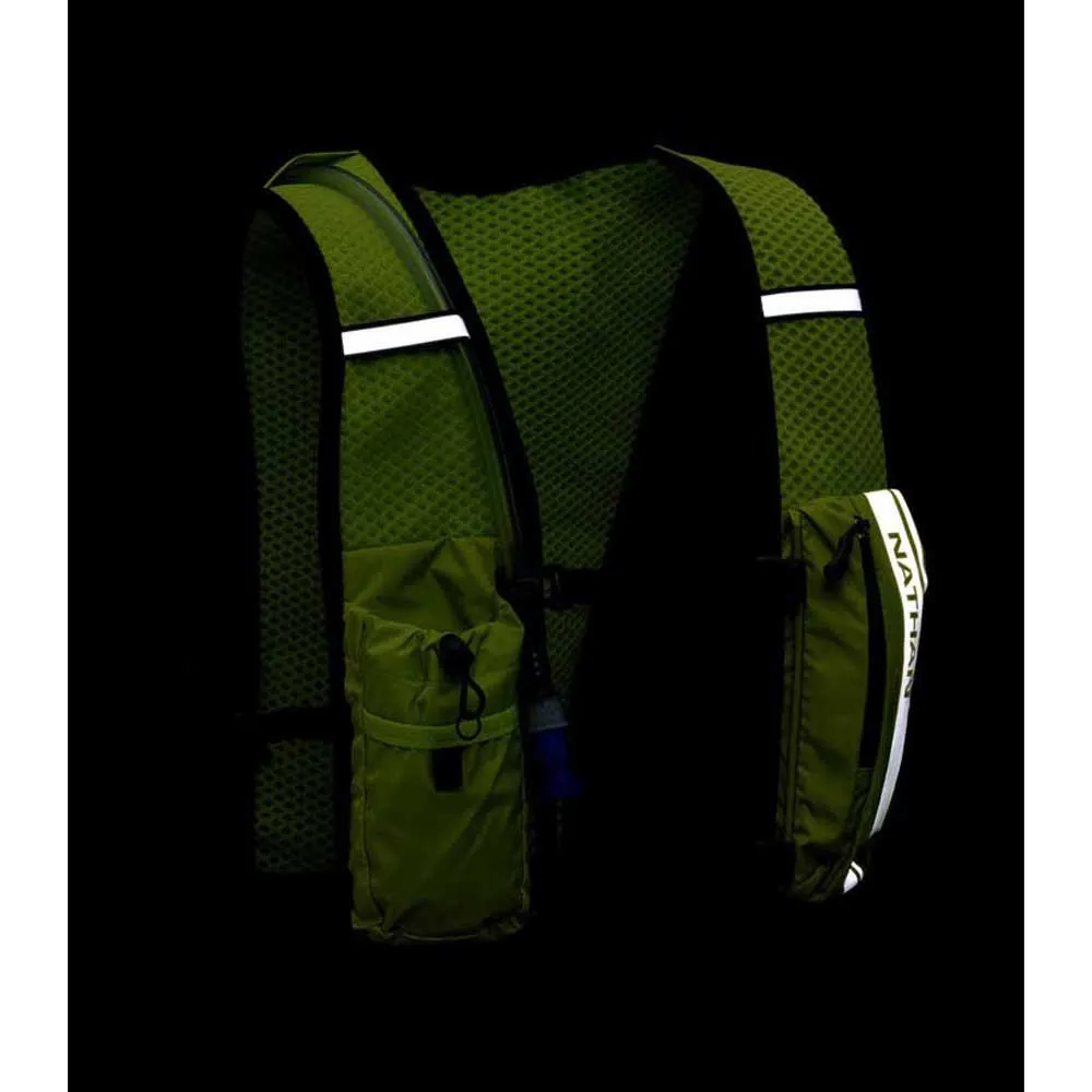 Nathan Hypernight Quickstart 2.0 4l Hydreringsvest, Hi vis yellow / geo print, One Size Nathan Hypernight Quickstart 2.0 4l Hydreringsvest, Hi vis yellow / geo print, One Size