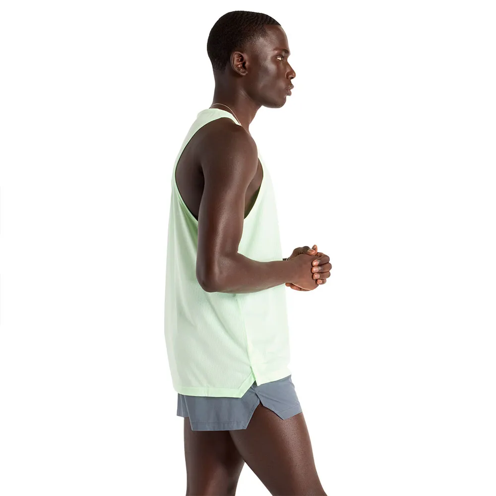 New Balance Athletics Ermeløs T-skjorte male