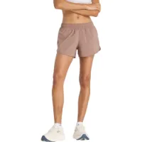 New Balance Sport Essentials 3´´ Shorts female