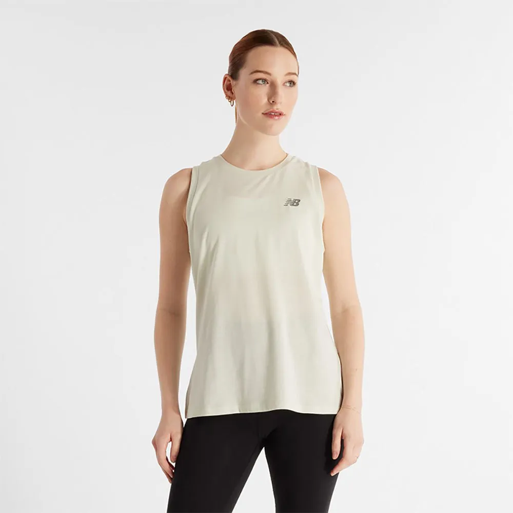 New Balance Sport Essentials Heathertech Ermeløs T-skjorte female