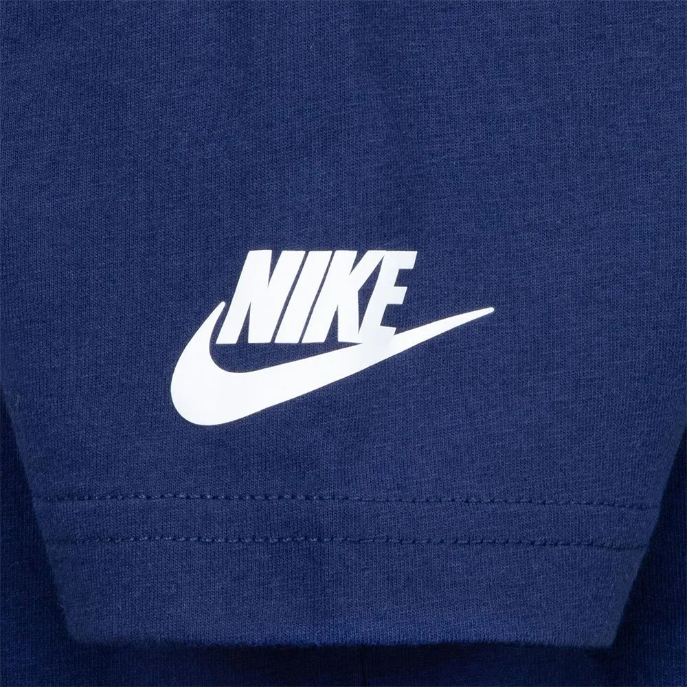 Nike Club Seasonal Kortarmet T-skjorte Nike Club Seasonal Kortarmet T-skjorte