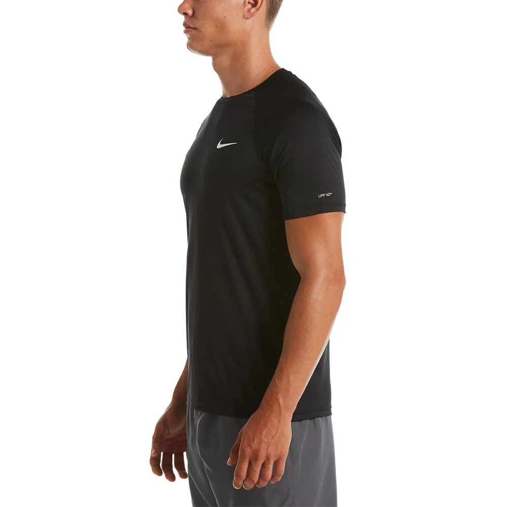 Nike Hydroguard Essential Uv-beskyttende T-skjorte Med Korte Ermer unisex Nike Hydroguard Essential Uv-beskyttende T-skjorte Med Korte Ermer unisex
