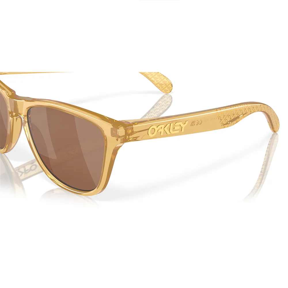 Oakley Frogskins Xs Killian Mbappe Prizm Solbriller For Barn, Km light curry, Prizm Tungsten/CAT3 Oakley Frogskins Xs Killian Mbappe Prizm Solbriller For Barn, Km light curry, Prizm Tungsten/CAT3