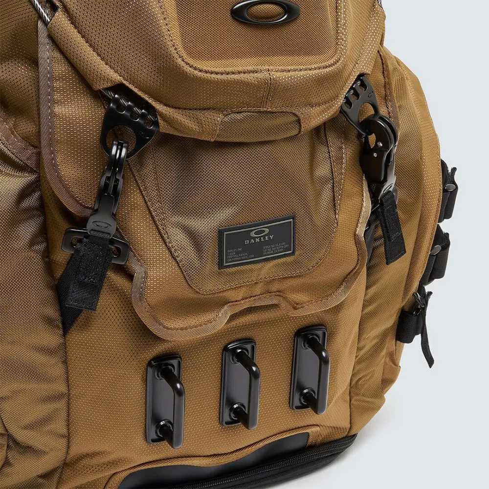 Oakley Kitchen Sink Sekk 34l, Total coyote
