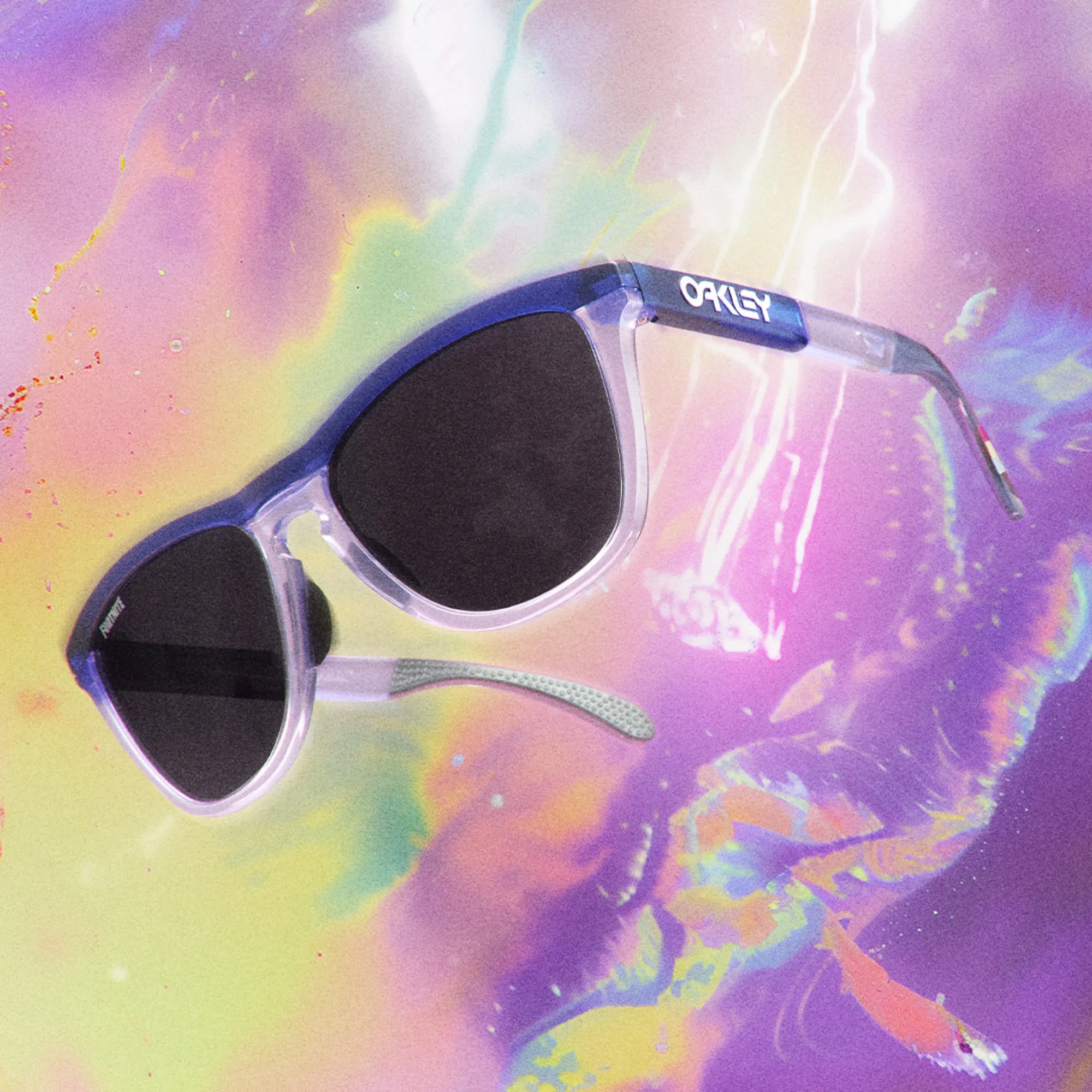 Oakley Mann Oakley X Fortnite™ Brite Bomber Frogskins™ Range Solbriller, Matte trans blue, Prizm Black/CAT3