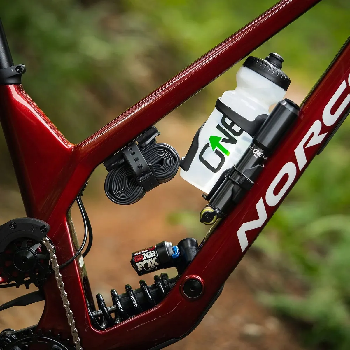 ONE UP COMPONENTS Tube Strap Mount ONE UP COMPONENTS Tube Strap Mount